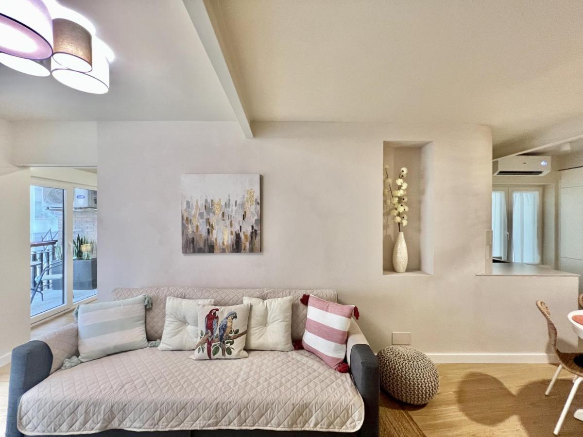 Cozy San Cristobal Apartment In Heart Of Alicante Kültér fotó