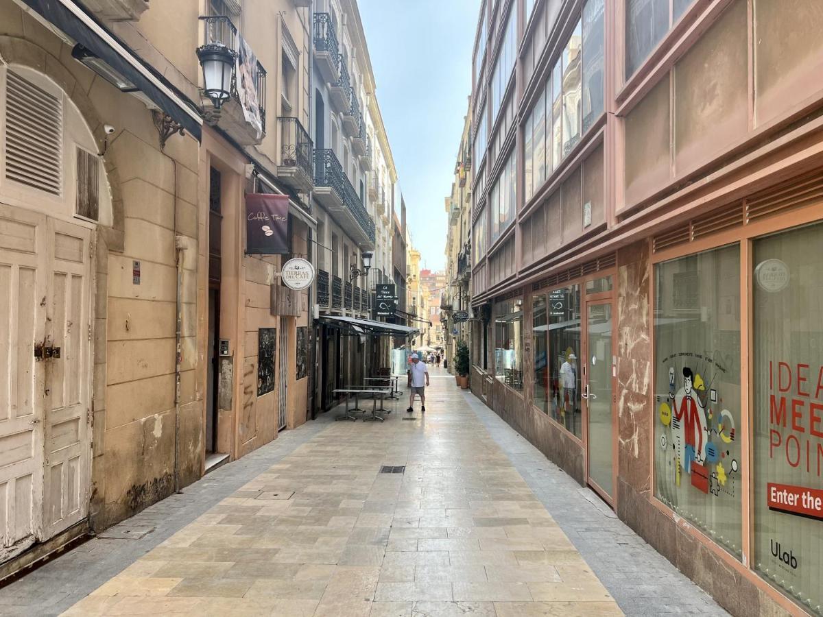 Cozy San Cristobal Apartment In Heart Of Alicante Kültér fotó