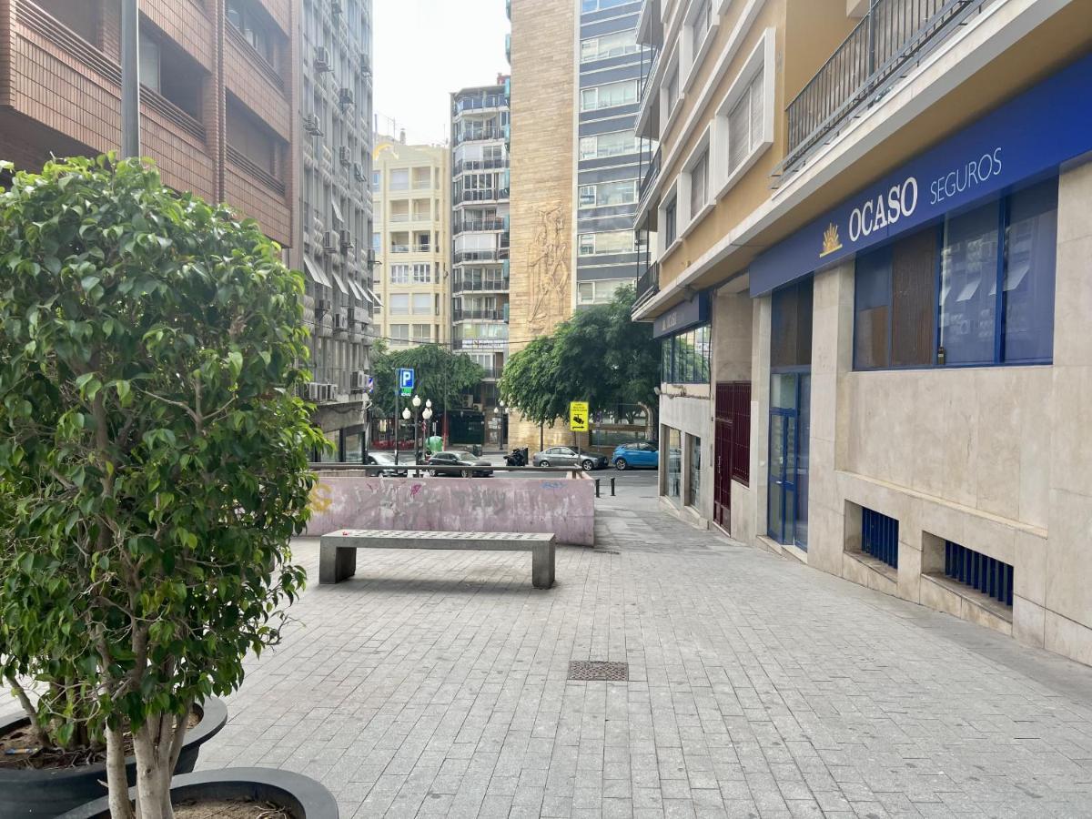 Cozy San Cristobal Apartment In Heart Of Alicante Kültér fotó