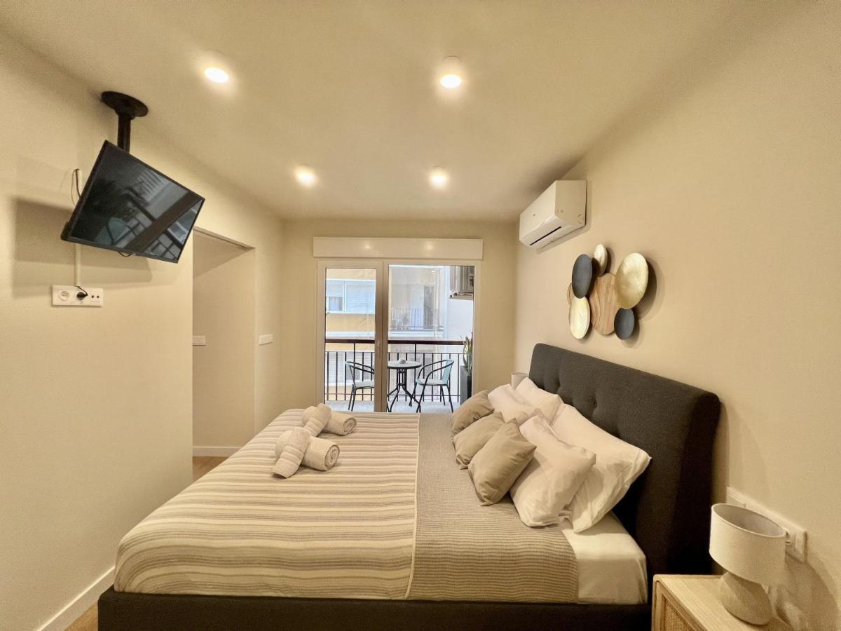 Cozy San Cristobal Apartment In Heart Of Alicante Kültér fotó