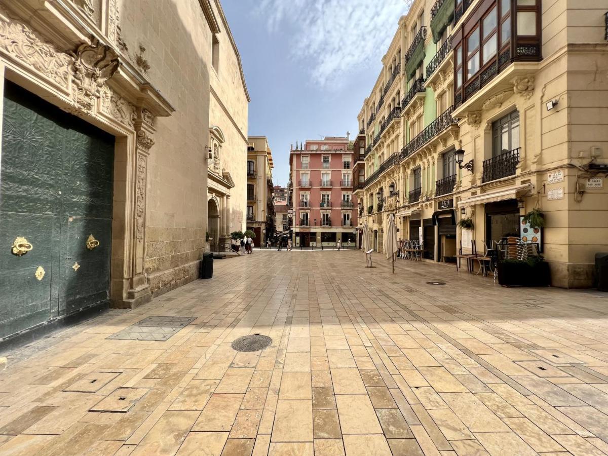 Cozy San Cristobal Apartment In Heart Of Alicante Kültér fotó